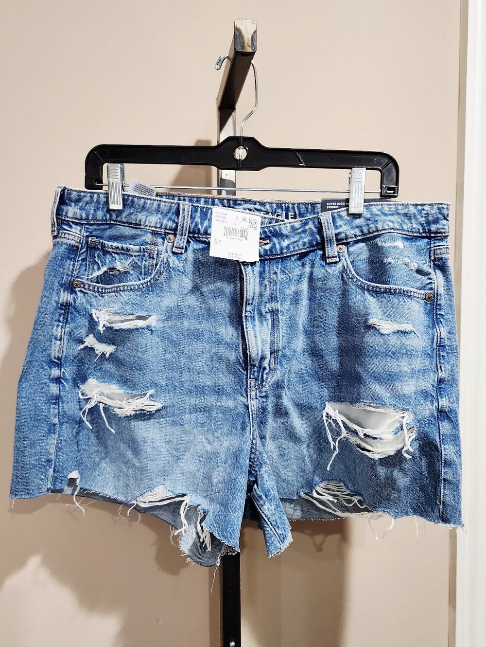 NWT American Eagle Outfitters Strigid High Waist Ripped Mom Shorts Size 14